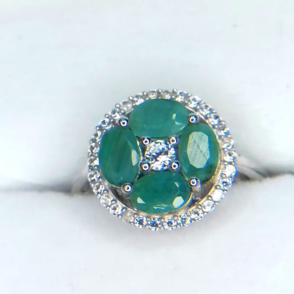 2.11 ct.Emerald and Diamond ring